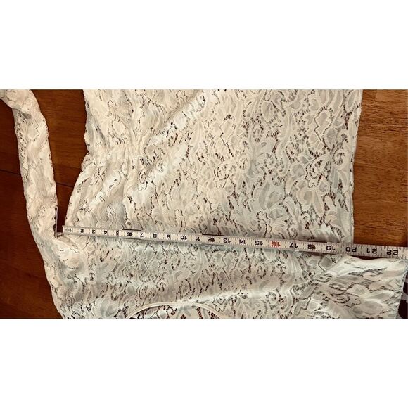 WHBM White House Black Market Lace Tunic with elastic Side Size L - Picture 5 of 10